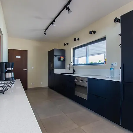 North Shore Lajares, Alegre 30a Vila
